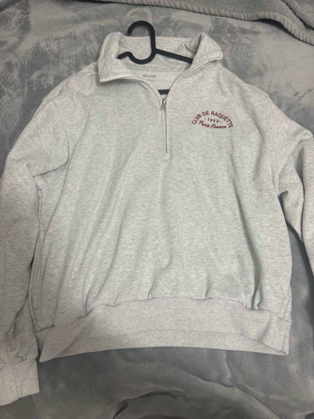 Hollister Men's Heather Light Gray Quarter-Zip Pullover with Burgundy Logo